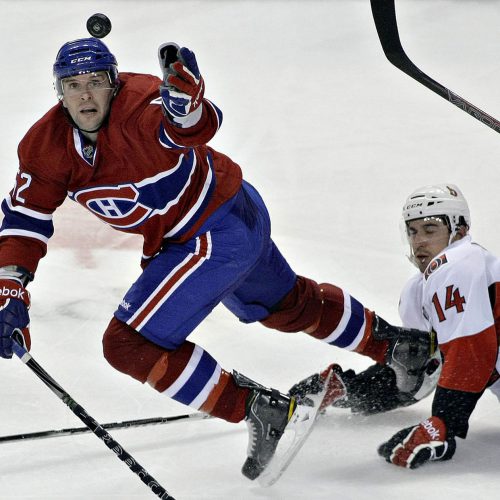 canadiens de montreal Mathieu Darche trebuche a cause de Chris Campoli