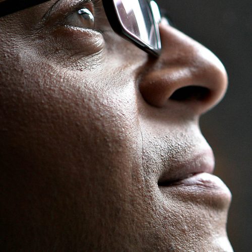 Gregory Charles de profil