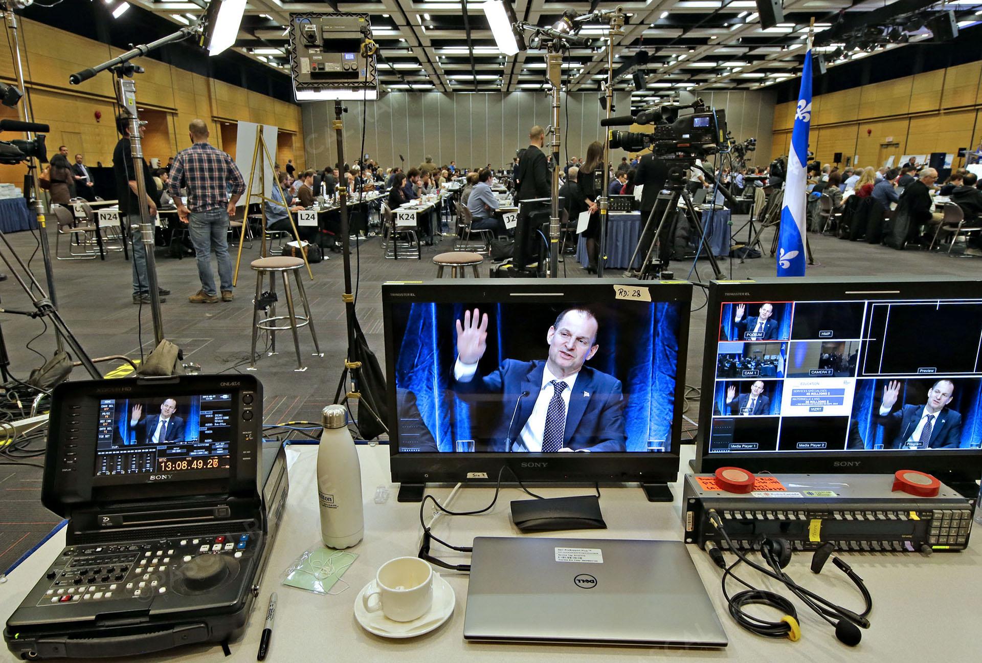 le ministre des finances eric girard et Christian dubé présente le premier budget 2019 de la CAQ durant le huit-clos