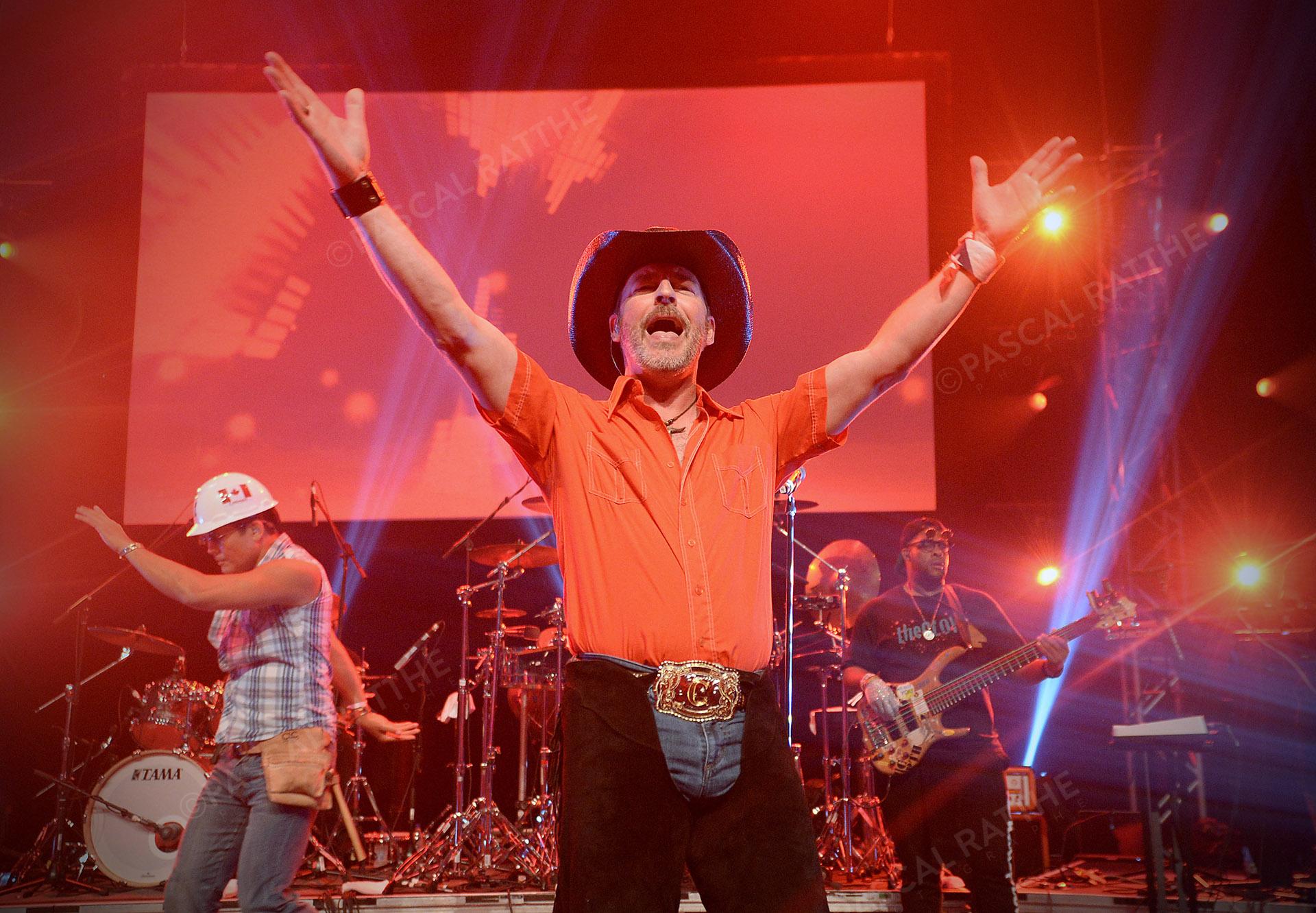 spectacle de Village People au manège militaire de Québec durant les festival d'été de Québec
