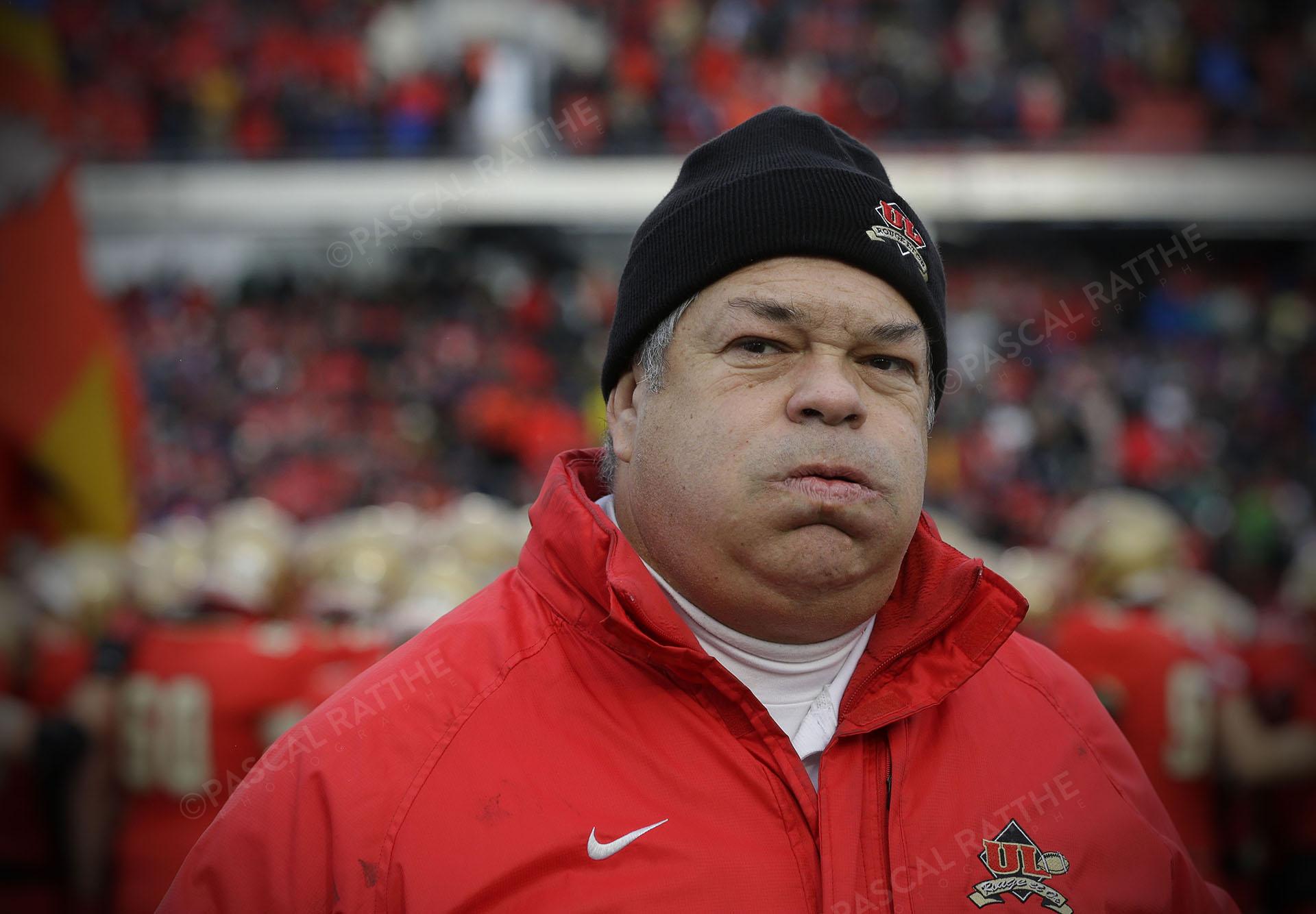 l'entraineur Glen Constantin trés déçu de la défaite du rouge et or Football