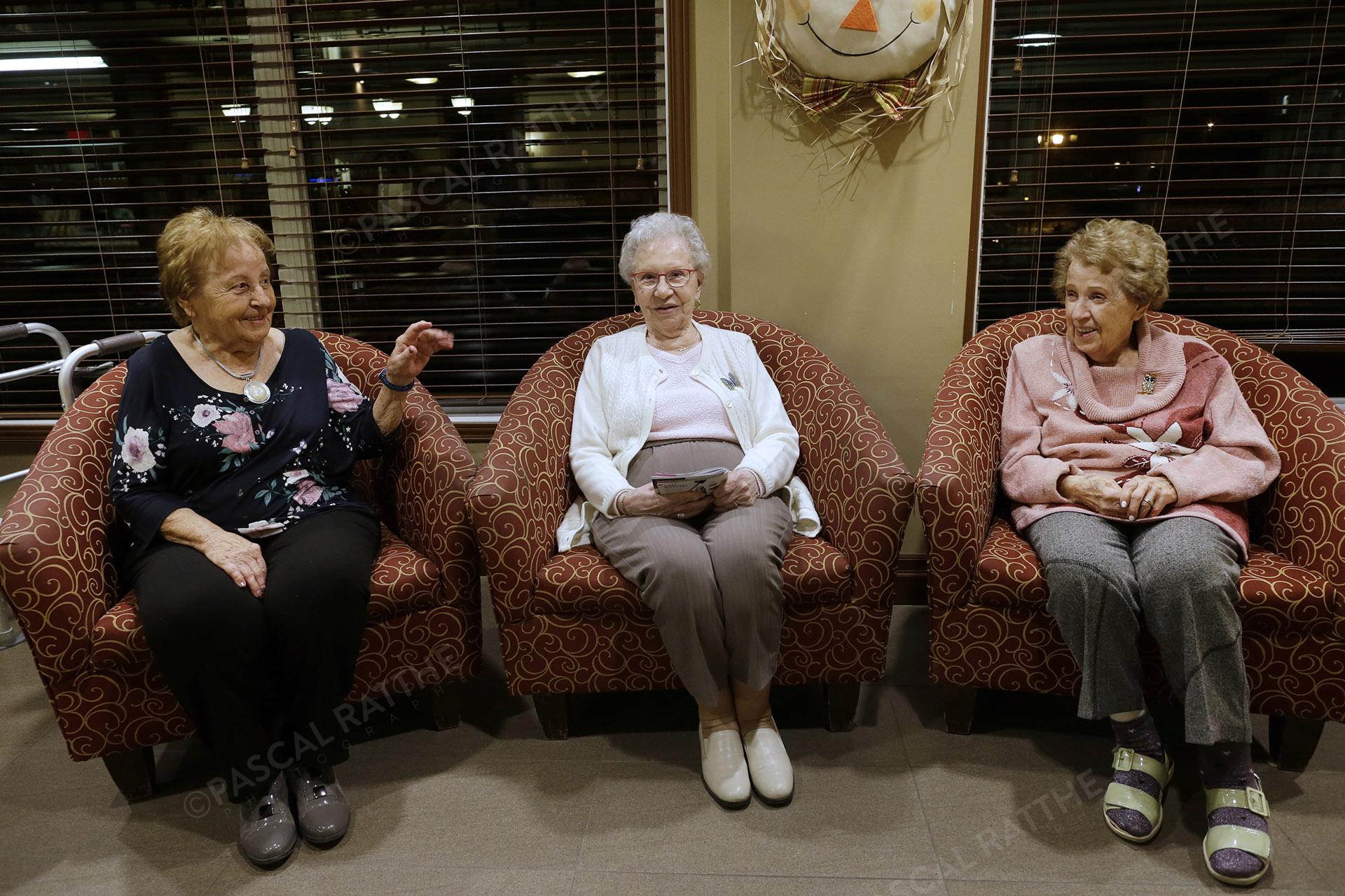 trois dames du 3e âge